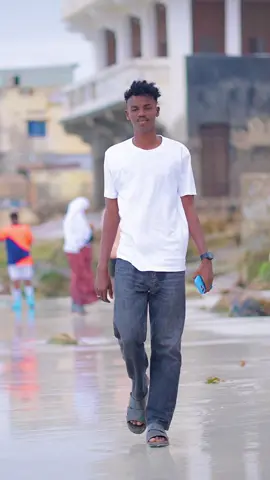 Maalintaa kor u socotid dadkaa sii mari doontid ha xumaynin, waxa laga yaabaa adoo soo jabay inaad soo martid❤️🫶🏻#Asatt #Ahmeth❤️👑 #momyy❤️😫 #xariindeqlle❤️👑 @Hasan Sarajante @Ｉ Ｚ Ｏ 🇴🇲@Atom🇸🇴🐬 @