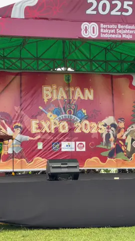 Menghadiri Biatan Expo 2025 sebagai wujud dukungan terhadap pengembangan potensi lokal, ekonomi kreatif, serta UMKM masyarakat. Melalui kegiatan ini, diharapkan semakin banyak inovasi yang lahir dari Kecamatan Biatan untuk kemajuan Berau. 🌱✨ #wakilbupatiberau #berau  #kaltim  #expo 