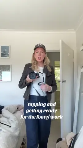 Replying to @iinsamii HELLO LOVE YOU ALL U ARE MAKING ME GIGGLE SO MUCH 😭❤️ Getting dressed for the local footy as a sports social media manager 🫶🏼 #mornin #morningirl #snapchatfilters #targetaudience #yaptime 