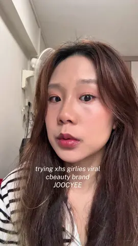 OMG I LOVE HOW IT LOOKS ON MY LIPS! IT's GIVING BLBB VIBES 💎 Glassy shine, 8H hydration! The new Joocyee Crystal Hydrating Gloss plumps, smooths & nourishes with 85% essence — all without stickiness. One swipe = glossy, icy lips ✨💋 @Joocyee Singapore  #Joocyee #CrystalHydratingGloss #GlassyLips #HydratingLipGloss