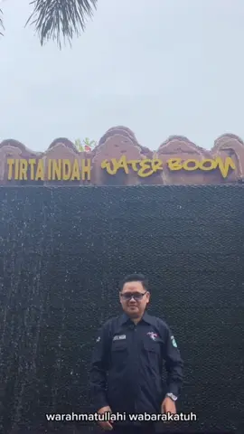 💦 Lifeguard Tirta Indah Hebat! 💦 Terima kasih kepada BPBD Kabupaten Majalengka yang telah memberikan pelatihan khusus bagi lifeguard Tirta Indah. Dengan adanya pelatihan ini, semua lifeguard Tirta Indah semakin tangguh, sigap, dan profesional dalam menjaga keselamatan pengunjung. 🙌 Keseruan di Tirta Indah makin lengkap, karena ada lifeguard yang selalu siap siaga. Pokoknya, lifeguard Tirta Indah, jagoannya keselamatan! 🏊‍♂️🔥 @BPBD KAB MAJALENGKA OFFICIAL  #fyppppppppppppppppppppppp  #fypberanda  #fypdongggggggg  #fypforyoupage 
