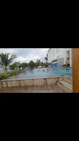 latih napas biar tahan lama😇😁 #swimming #nttpride🏝🔥 #viral #fyp 