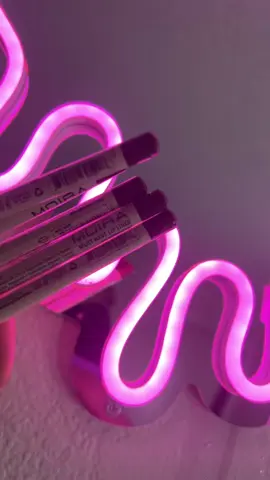 Small business owner 💗🤎 #SmallBusiness #lashes #lippies #foryou #fyp 