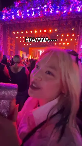 hi twin @Camila Cabello 🎤🩷🤣 @LaLaLa Festival #LalalaFest2025 #LalalaFest #CamilaCabello #HAVANA 