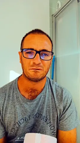 le délire du matin mon caca est bloqué je pousse je pousse 🤢🤣🤣🚽🧻#partager #pourtoi #jaime#deliredumatin🤪🤣😜 #cacabloquer 
