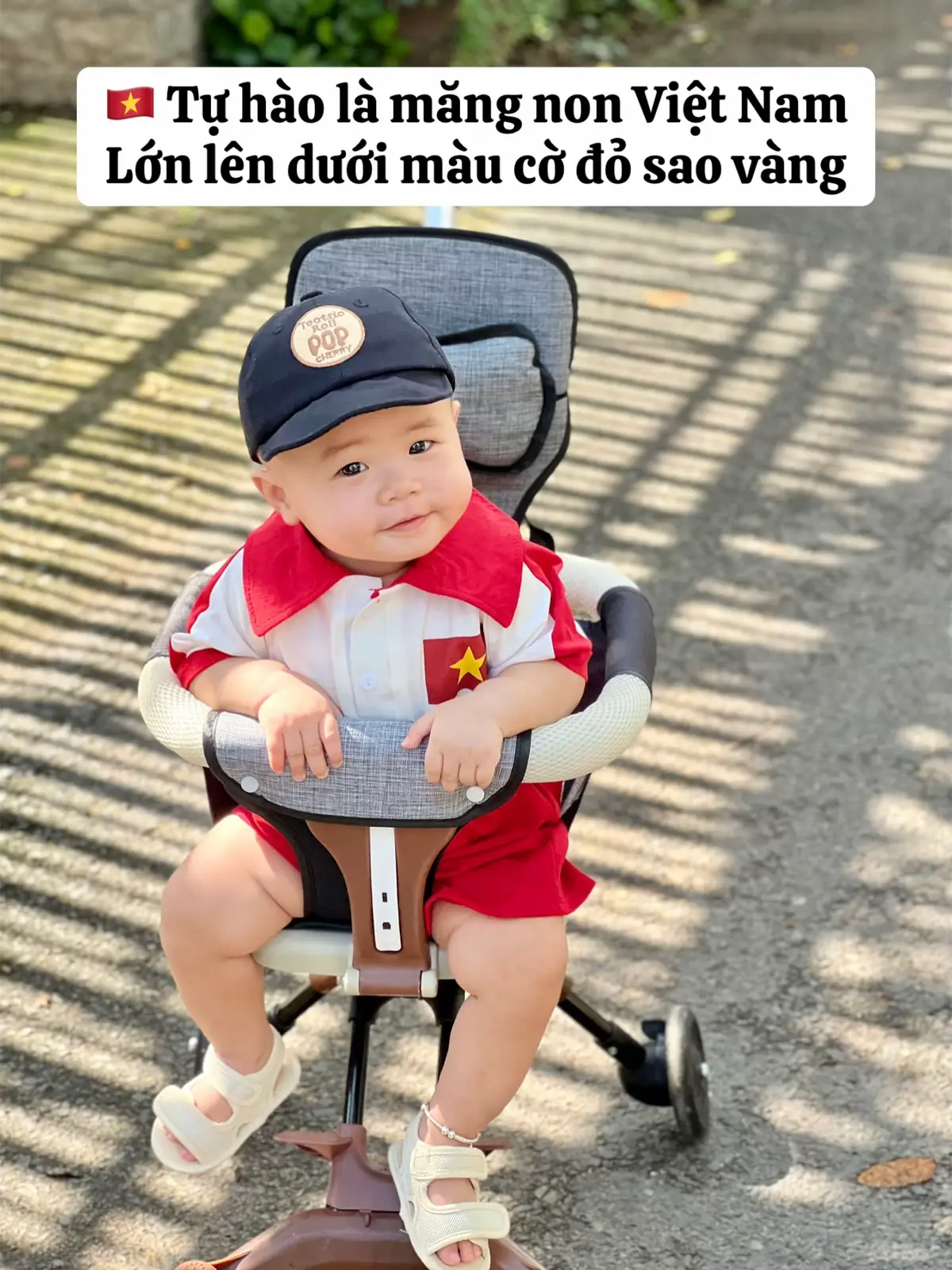 Vài caption hay về lòng yêu nước cho bé, các mom tham khảo nhé 🫶🏻🫶🏻🫶🏻🫶🏻🇻🇳🇻🇳🇻🇳🇻🇳#mebimsua #quockhanhvietnam #vietnamtoiyeu 