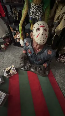 When you want to change so many things in your horror room but you don’t have the energy or space… Someone come help!! #horror #horrorroom #horrorcollection #mancave #angeloispetty 