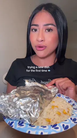 my aunt @Anita made the BEST pescado empapelado 😍 i love trying new recipes, it just makes my love for food stronger cause WYM THERES SO MANY BOMB FOODS IVE NEVER TRIED BEFORE 😩❤️🫶🏼food is definitely our love language in the Meza family!  #jasminnmeza #mexicanfood #latinofoods #tryingnewthings 