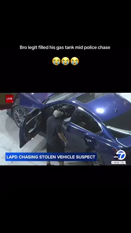 Bro escaped the police chase EVEN AFTER FILLING UP HIS GAS TANK, you cant make this stuff up 🙏🏼😭 #policechase #gta #escape #fyp #funny 