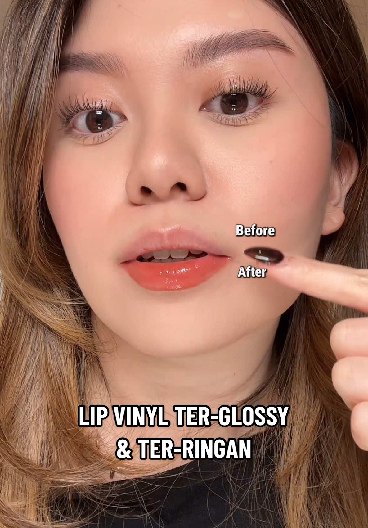 Jujurly the glossiesssttttt lip vinyl i’ve ever tried🥹🫶🏻 @DAZZLE ME INDONESIA #inkvinyldazzleme #liquidlipstick #lipvinyl #BeautyTok #fyp 