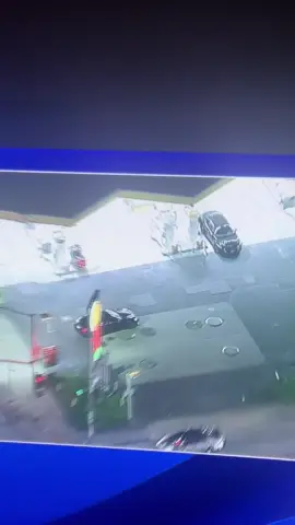 Man #lapd had there hands full tonight with this #gta suspect man possibly got away after getting gas yes the man got gas and ran away do yall think this good driving or bad law work #news #viral #car 
