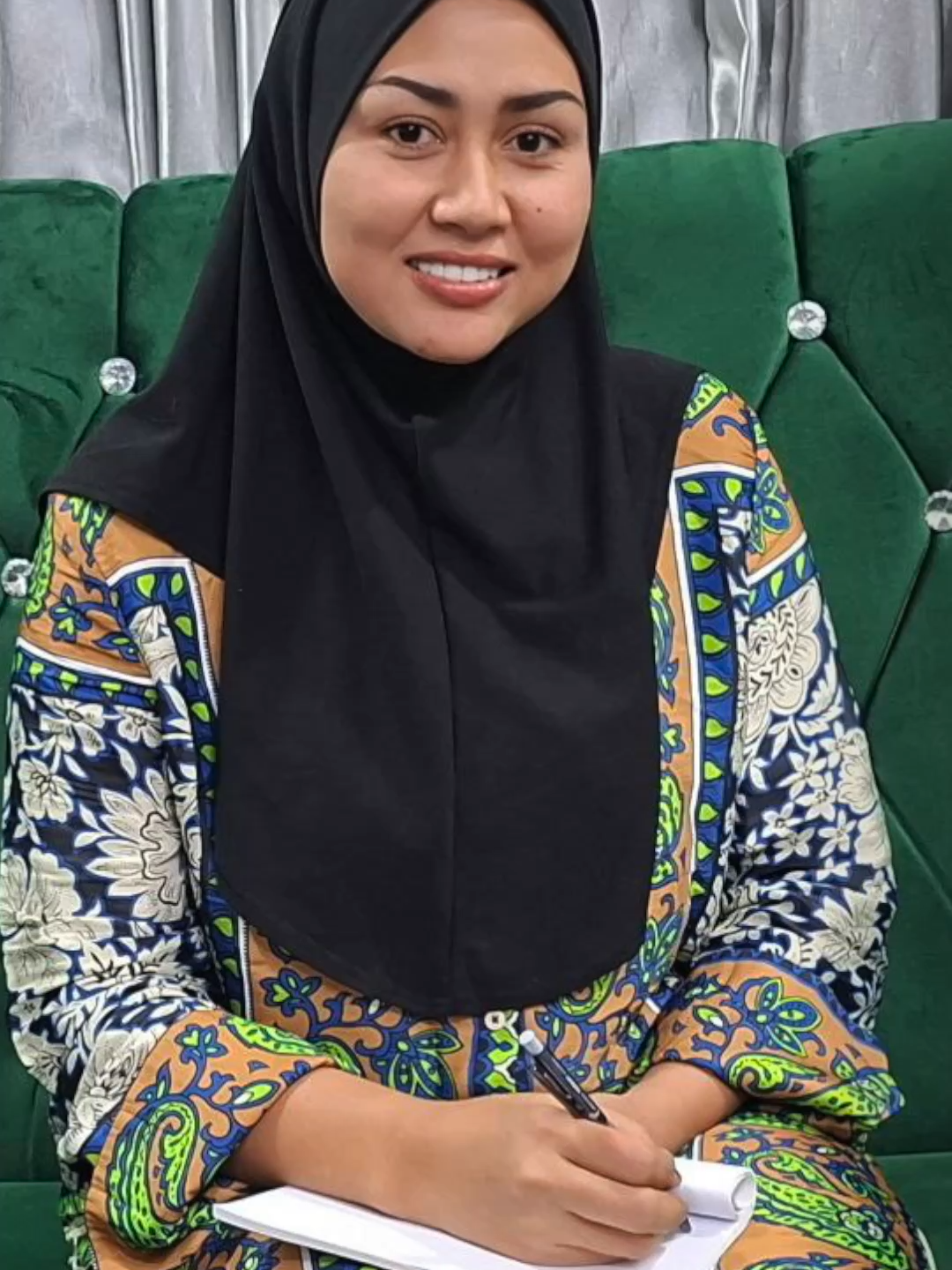 Penyanyi Malaysia, Eda Ezrin kini bebas untuk melancong ke Thailand selepas Mahkamah Wilayah Narathiwat membebaskannya daripada tuduhan memiliki dadah pada Mac lalu.