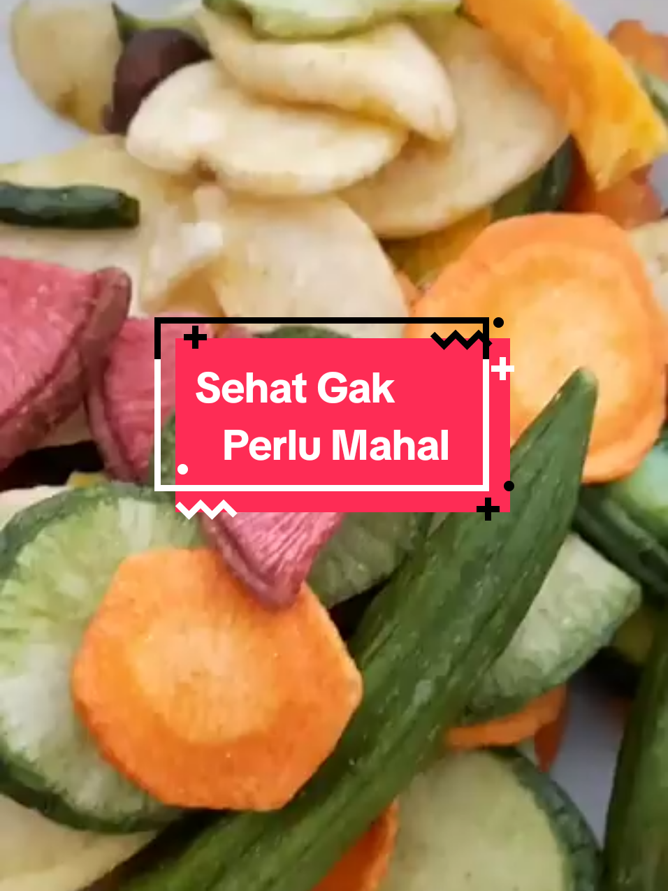 Keripik buah dan sayur adalah pilihan yang baik untuk menggantikan camilan tidak sehat karena kandungan lemak dan garam yang lebih rendah. Camilan ini tetap memberikan rasa nikmat tanpa harus mengorbankan kesehatan. #keripiksayur #vegetablechip #dryfruits #dryvegetables 