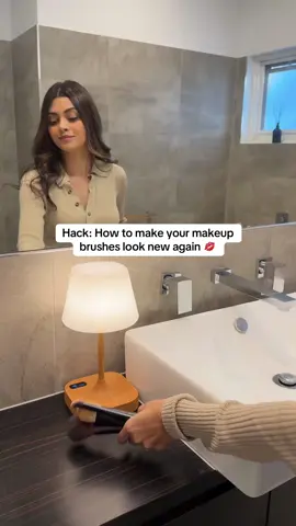 This is your sign to clean your makeup brushes 💋 this easy two step process is my go-to to cut through makeup and make them look brand new again ✨ @Garnier @Dove Beauty & Personal Care  #makebrushes #howto #cleaninghacks #cleaningtips #tipsandtricks 