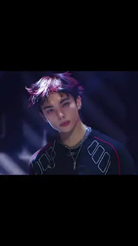 I LOVEEEE HIS HAIR #hyunjin #straykids #fyp #kpop #karma