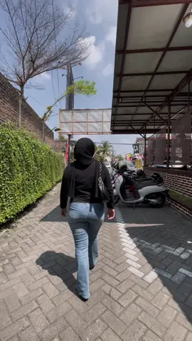 #CapCut diguyu mas parkir😛😆