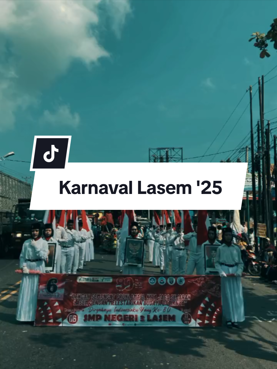 .  .  #kemerdekaanindonesia #esperiga #jurnalbiru #karnaval #fyp 