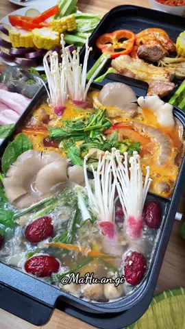 Trợ thủ đắc lực cho bữa tiệc gia đình trở nên nhẹ nhàng và tiện lợi hơn nè chị em ơi. Có nồi lẩu nướng 2 in 1 này là bữa tiệc cuối tuần ở nhà vừa tiết kiệm vừa nhanh chóng luôn nha!  @MaHu an gi  @MaHu an gi  @MaHu an gi  #nauancungtiktok  #beplaunuong #beplaunuongsmartchoice  #launuongtainha #mahuangi 