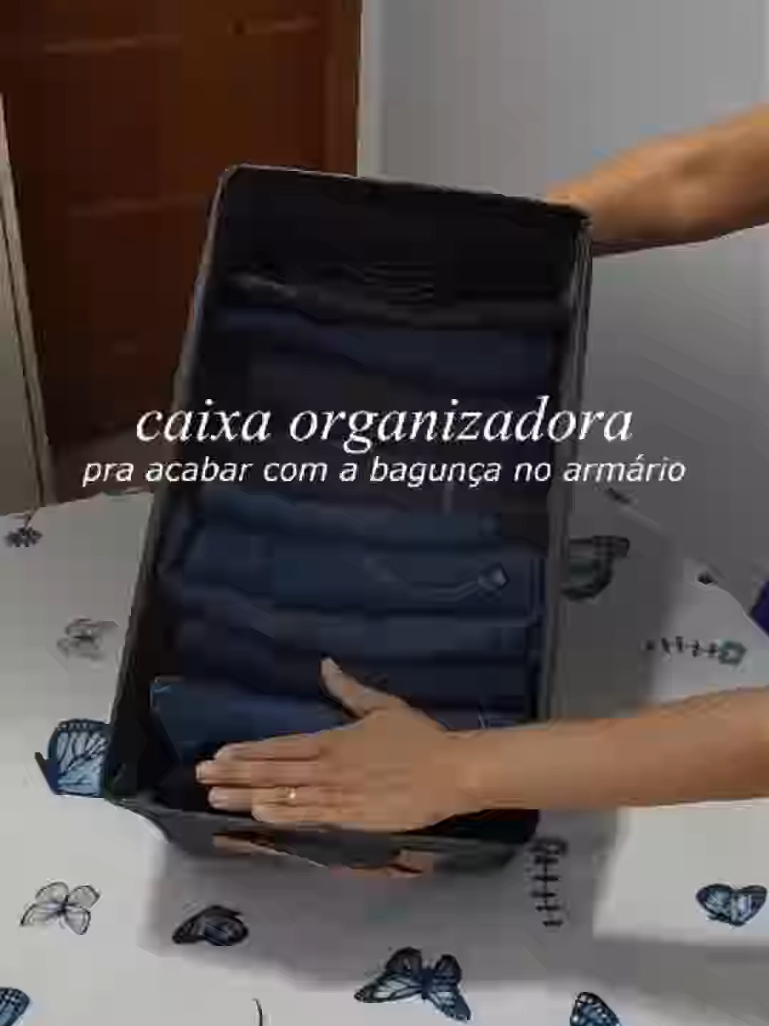 O truque que deixou meu guarda-roupa 100% organizado com essa caixa organizadora. #guardaroupa #guardaroupaorganizado #casaorganizada #personalorganizer #closet