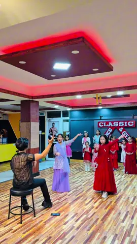 Bole chudiya dance part -04 #hozana2504 #trending #dance #viral #foryou  Contact us for all types of dance training from zero level basic dance classes for all ages and personal dance classes,home dance training, private online classes and others ! Hozana dance studio Nepal 9810310201  Bishalchowk satdobato lalitpur 