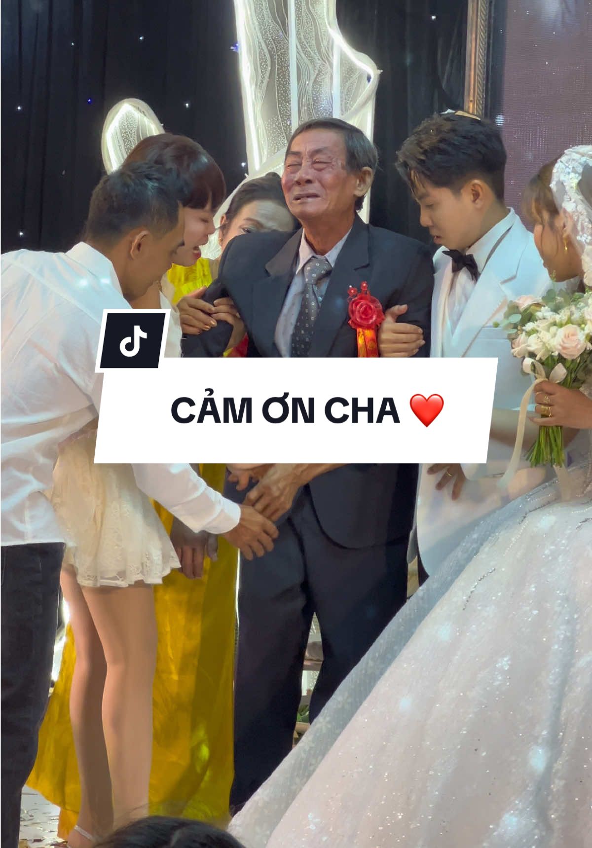 Cảm ơn cha vì tất cả ❤️ #thewhitehousewedding #nhahangtieccuoi #event #nhahangquan12 #wedding 