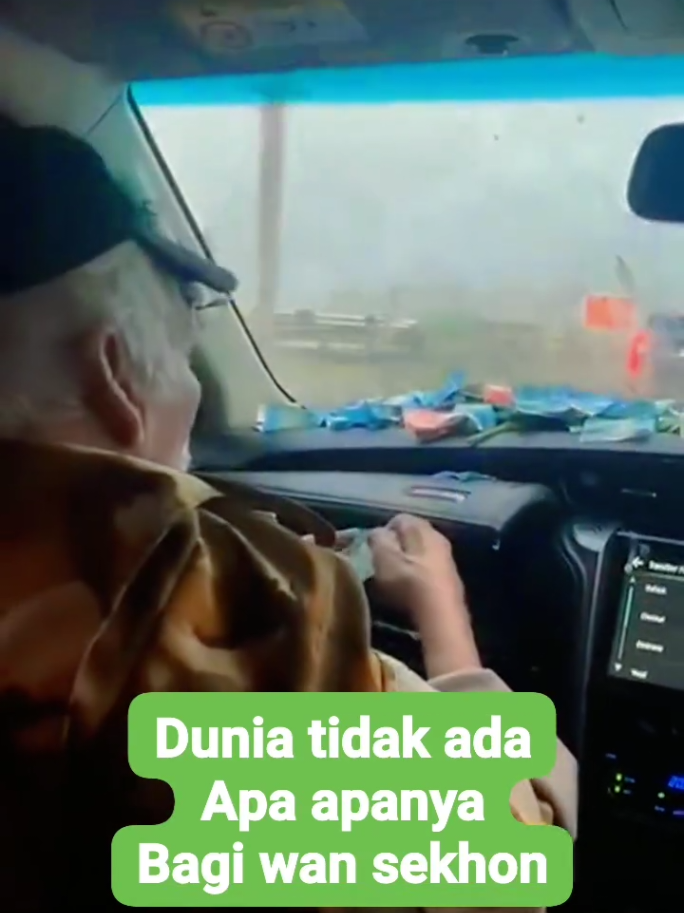 kira-kira kalo beliau yang merobek robek uang,, apa pihak yang terkait berani melakukan tindak Hukum? #wansyaikhon #fyp #tiktok #lewatberanda 