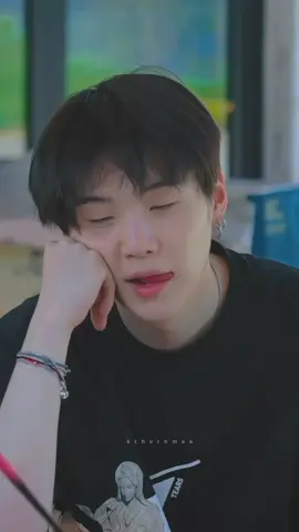 ayang nya aku pinjam ya 😀 #suga 