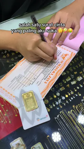 kalo dapat surat cinta yang kayak gini bakal aku baca teruss 😍🤑✨ contact person wa ( 0882-1274-6452 ) ajo piki wa ( 0831-4372-5292 ) nadia kunjungi offline store untuk melihatt model wedding ring lainnya, see youu 👋🏻😍 📌 perokoan kranji blok A1 no 1 📌 pertokoan kranji blok C1 no 12  #cincintunangan #cincinnikah #emasrosegold #emas #jewellery