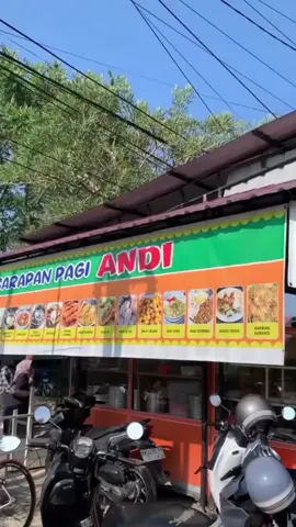 Tempat sarapan pagi legend di kota Pekanbaru, harganya terjangkau dan banyak pilihan menunya  #sarapanpagi #sarapanpagiandi #kulinerpekanbaru #pekanbaru #fyp 