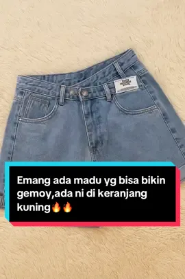 [Beevalue] Celana Pendek Jeans #masukberanda #bajucouple #nyamandipakai #murahbangett #celanapendek 