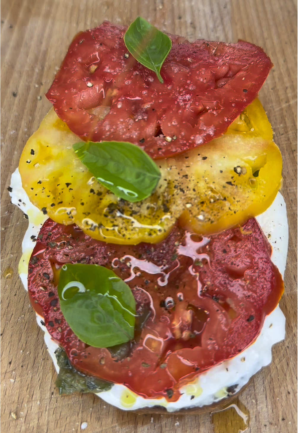 🧄Ail confit burrata basilic 🌿  #garlic #toast #asmr #burrata 
