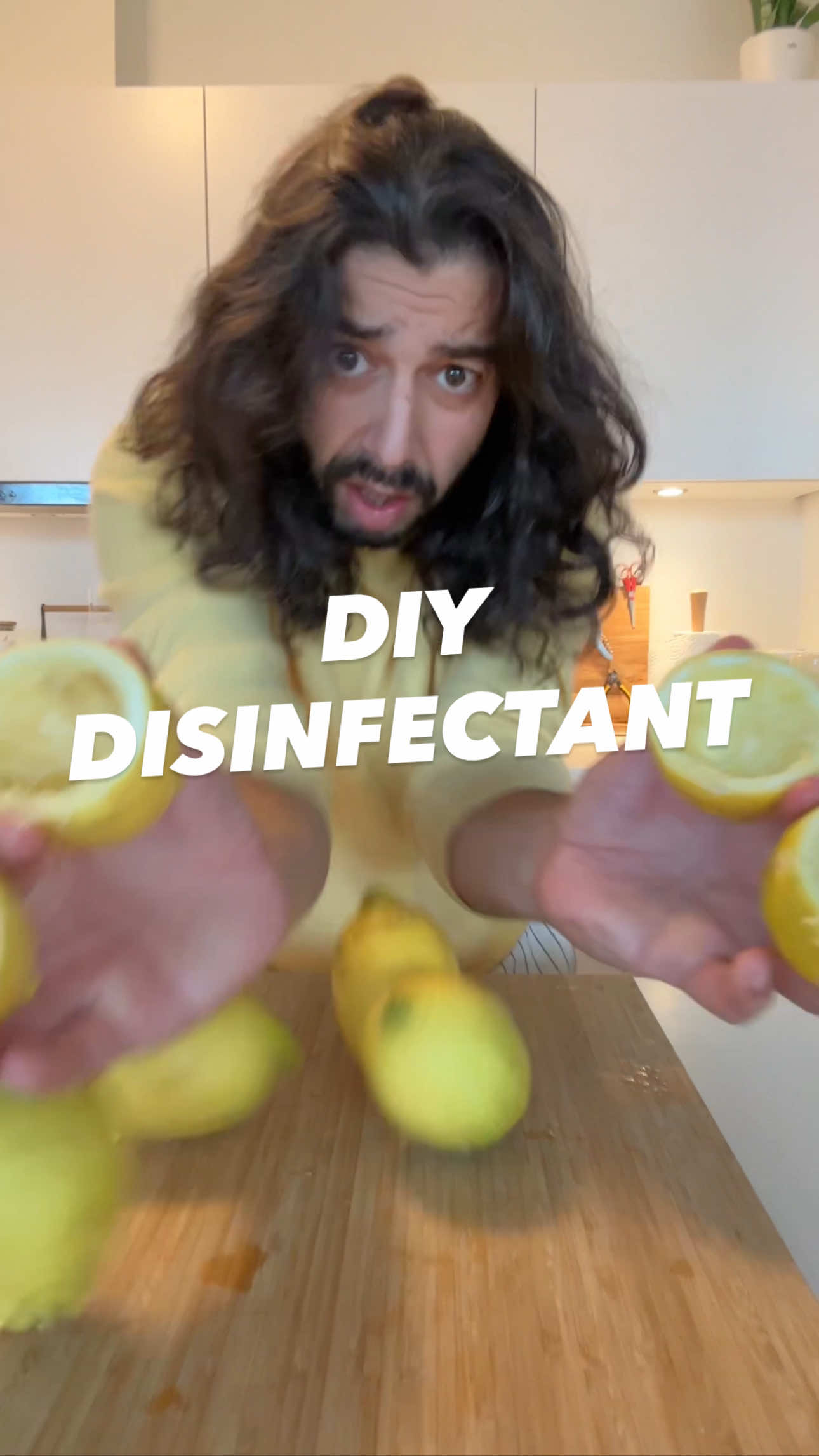 How to make use of lemon peels! 🍋😲 #DIY #howto #lifehacks #CleanTok 