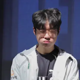 ok t vẫn yêu hle :( coi như tiến bộ từ từ cre. zeus__li #zeus #choiwooje #제우스 