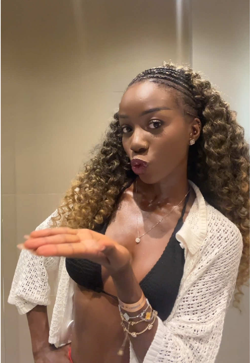 Insta: Glowxa @GRASSFIELD by Ruth #chitchatmakeup #chitchatgrwm #girls #pourtoii #makeup 