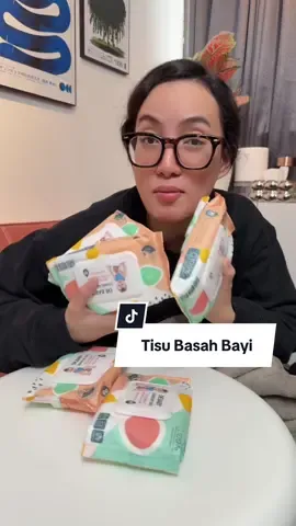Tisu basah untuk bayi bahan nya lembut dan nyaman dipakai untuk si bayi #tisu #tisubasah #tissuebaby #rekomendasikameggapernahsalah #kameg 
