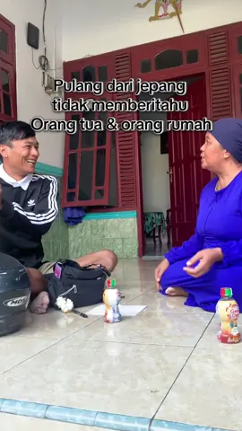 Banyak rencana yg rela tertutupi demi satu kejutan ini 🥹  #pulangkampung #ibuhebat #kaulahibuku #kejutan #jisshusei🇮🇩x🇯🇵 #kenshuseijapan🇮🇩🇯🇵🎌 #cirebonpride🏴‍☠️ #kampunghalaman #fypシ゚ #masukberanda #bismillahfyp #prankvideo #videoviral #maaf 