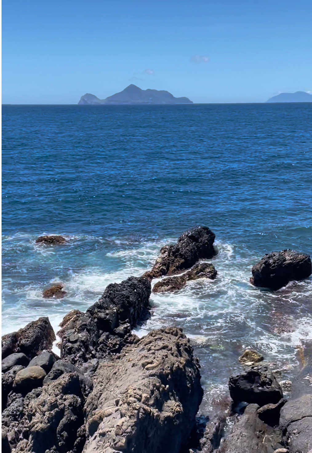 宜蘭石城濱海路段｜美景盡收眼底｜眺望遠處龜山島｜#斷層海岸 #海蝕平台 #單面山 #豆腐岩 #龜山島 