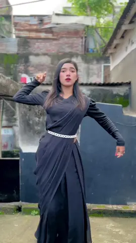আগুন লাগাইয়া বুকে কই পালালি...#viral #grow #viralvideo #trendingvideo #trishajahan #dance 