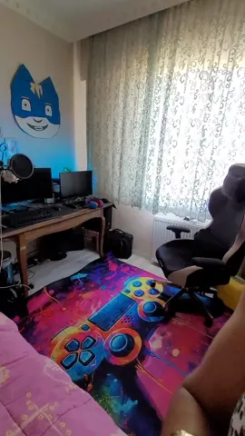 SONUNDA GAMEİNG MODEL HALIMIN ÜÇÜNCÜSÜ DE GAMEİNG ODAMA GELDİ ONUDA SERDİM HEMEN BURASI BENİM PC LERLE DOLU YAYIN YAPTIĞIM AYNI ZAMANDA DEPOLAMA ALANI OLARAK KULLANDIĞIM ODAM YEDEK GİYSİ ÇANTA VB ŞEYLERİMDE BU ODAMDA EEE GİZLİ ODAMI VE AYNI MODEL GAMEİNG HALIMIN BU ODADAKİ DURUŞUNU NASIL BULDUNUZ #yayın #yayındankesitler #gameing #game #beniöneçıkart 
