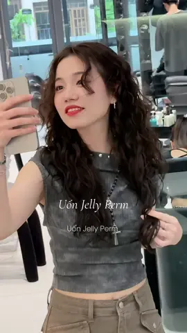 Cắt tóc lớp lớp lên một chút , xong rồi uốn Xoăn #chaoshairstudio #hairstyle #haircolor #haircut #curly 