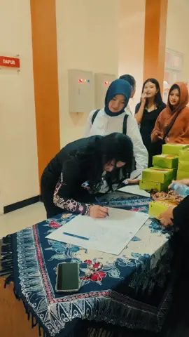 “Kebumen to the World” bukan sekadar tema, tapi mimpi bersama untuk menjadikan Kebumen dikenal luas. Mari sukseskan Kebumen Fest 2025, untuk kebersamaan, pertumbuhan ekonomi, dan masa depan yang membanggakan. #diskominfokebumen  #kebumenfest2025  #kebumentotheworld  #fyp 
