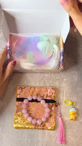 A beautiful package for all crystal lovers and a lovely gift to receive ~ FREE duck keyring with all orders 🐥❤️ #crystals #unboxingvideo #gift #giftideas 
