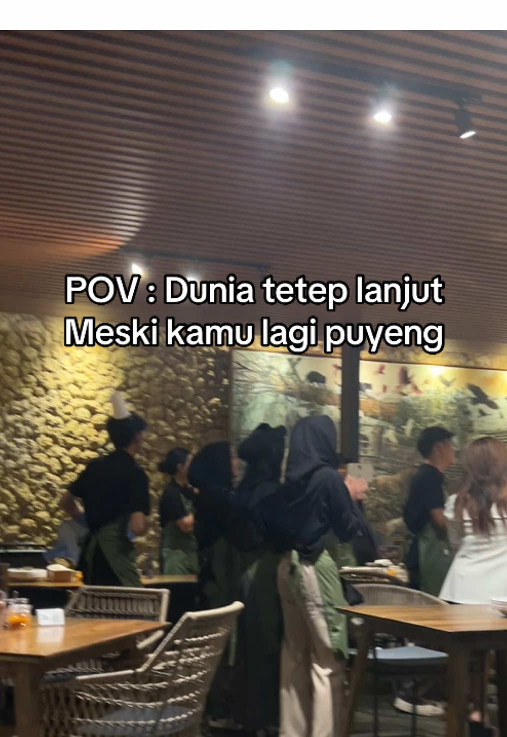 Ikutan nyanyi aja ga sihh, daripada puyeng uju keliling 