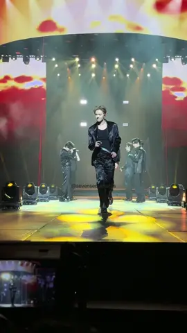 Lee Heeseung, the man you are  #enhypen #engene #walkthelinetour #enha #heeseung 