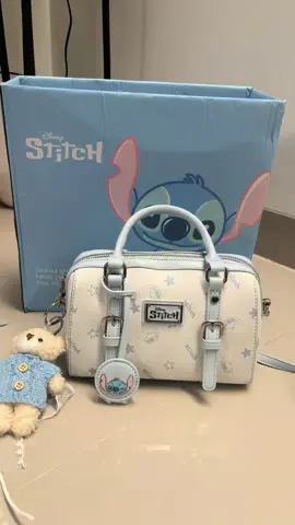 Speedy Bag Stitch. Sooooo good and cute 🫶🏻 #stitch #speedybag #review #disney #fyp 