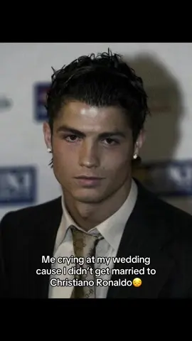 it should have been meee, not Georgina😭💔 #ronaldo #wedding #blowthisup #relatablememes 