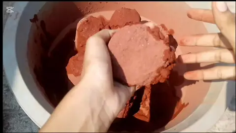 paste pouring red sand 😍#redsand #crumbling#asmr#sand #oddlysatisfyingvideo 