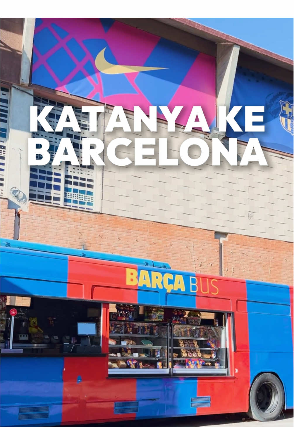 Siapa bilang liburan ke Barcelona harus nunggu jadi crazy rich? Please deh, ada cara yang lebih make sense! Triknya? Nginep di dorm, murah, nyaman, plus bisa dapet temen baru dari berbagai negara. Seru banget kan? Di video ini gue keliling Barcelona ala budget traveler. Jalan santai di La Rambla, spot paling rame yang vibes-nya hidup banget. Terus mampir ke Sagrada Família, ikon kota yang cakepnya nggak ada obat. Nggak perlu masuk, liat dari luar aja udah bikin speechless. So guys, kalau lo mikir Barcelona cuma buat sultan, skip mindset itu! Tonton sampe habis, terus siap-siap bikin itinerary hemat versi lo.  Barcelona bukan cuma impian bisa banget direalisasiin kalau tau triknya. ---------------------------- #barcelona #spain🇪🇸 #backpackers #fypviralシ 