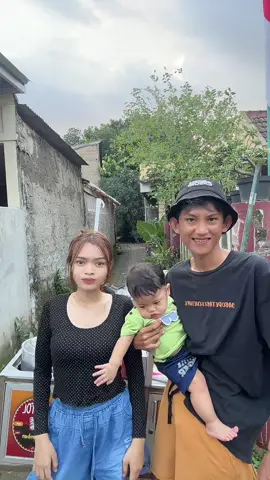 Joget dulu habis dagang 