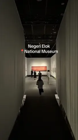If you’re looking for things to do in Jakarta, this exhibition is definitely a must-visit! Come experience Indonesia through the lens of talented photographers and let every frame take you on a journey. 📸✨ 👉 Don’t miss it — save this post & plan your visit to the Negeri Elok Photography Exhibition at Museum Nasional Indonesia. #travelindonesia #indonesiamuseum #jakarta